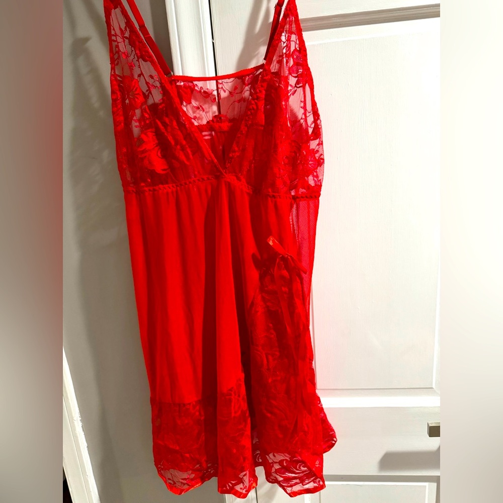 Elegant Red Lace Chemise